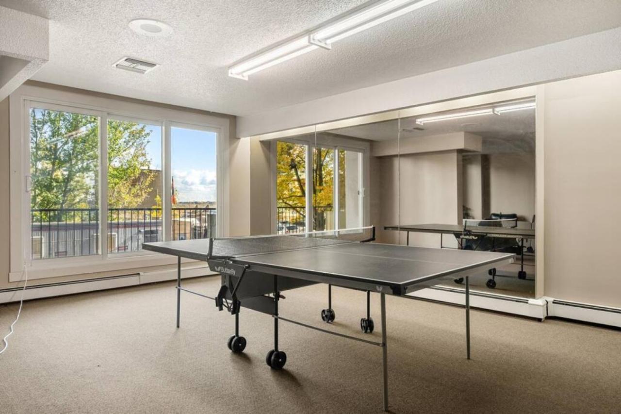 Prime Location Near Jasper Ave With Downtown Views, Netflix, Gym, Sauna, Sleeps 4 Διαμέρισμα Έντμοντον Εξωτερικό φωτογραφία